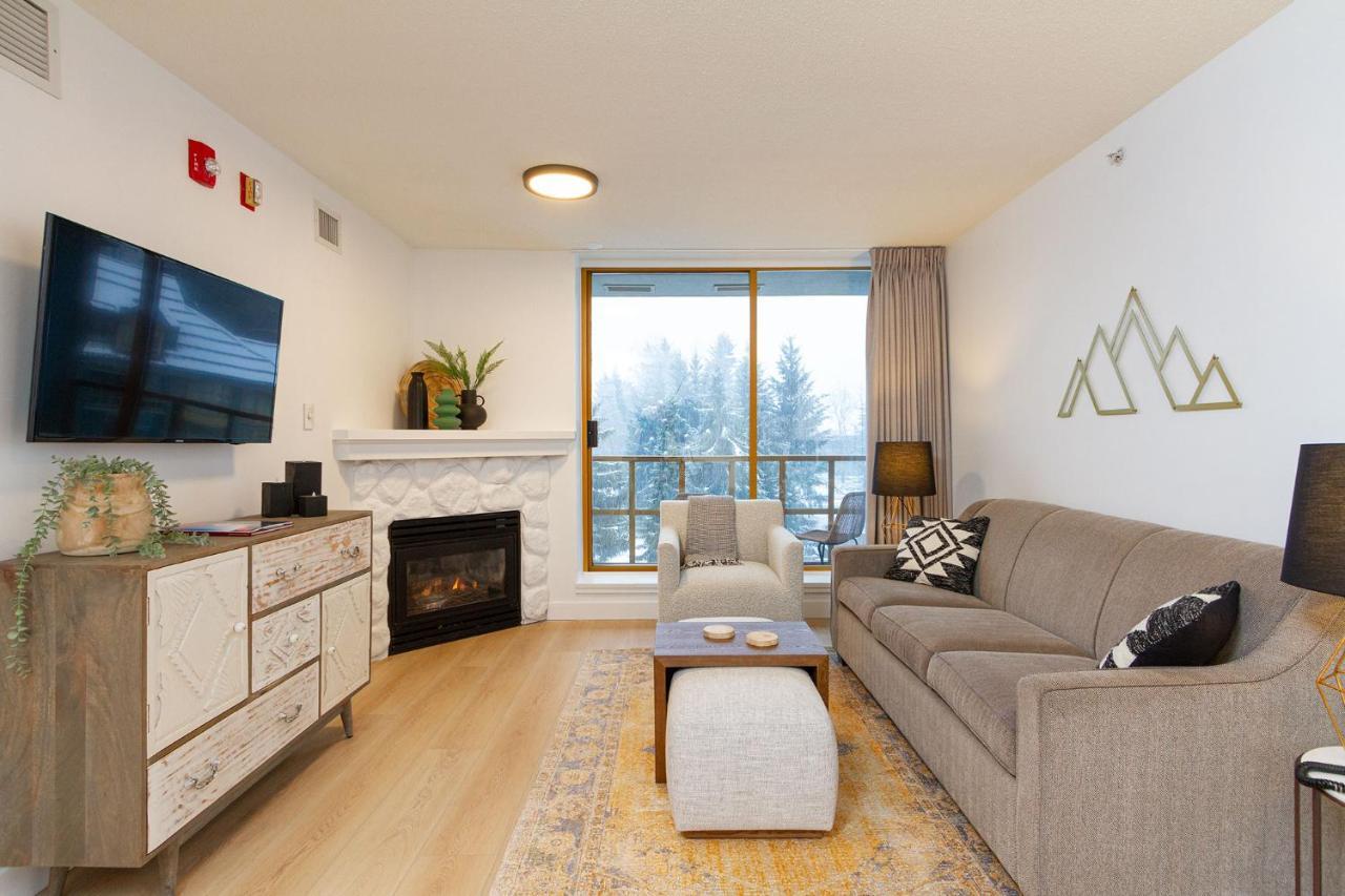 Renovated 1Bed-1Bath In Village With Pool, Hot Tub, And Sauna Whistler Exterior photo
