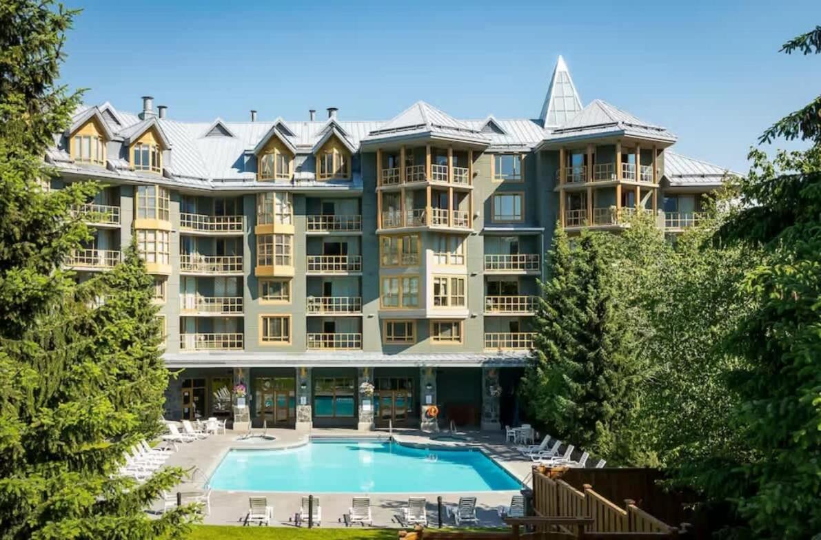Renovated 1Bed-1Bath In Village With Pool, Hot Tub, And Sauna Whistler Exterior photo