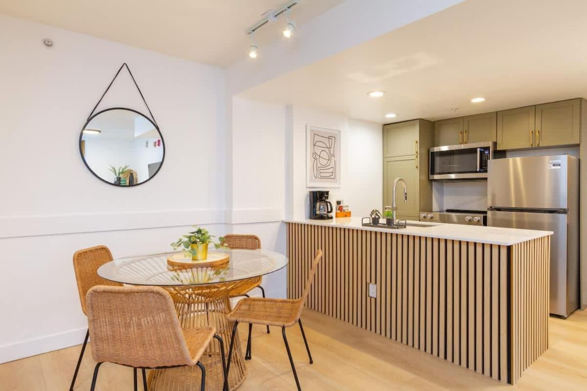 Renovated 1Bed-1Bath In Village With Pool, Hot Tub, And Sauna Whistler Exterior photo